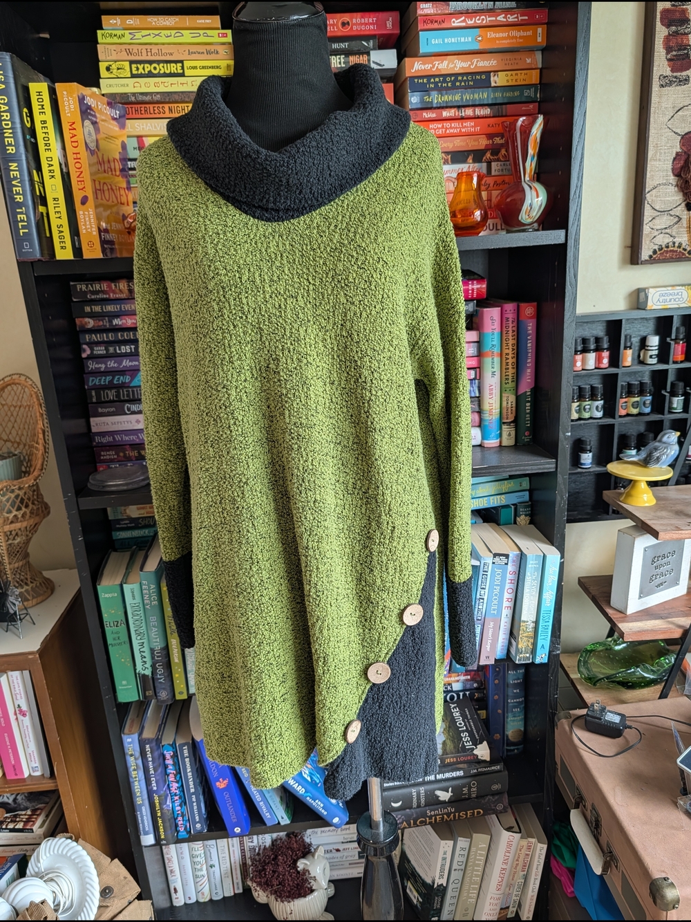 Margaret Winters Boutique Style Sweater Dress Cowl Neck Button Accents Sz Med